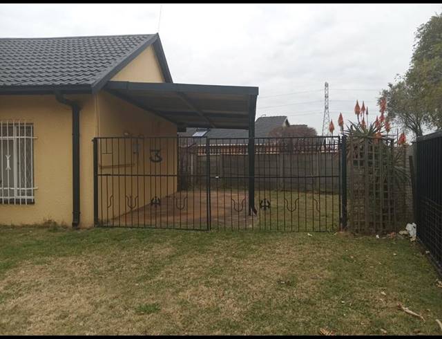 4 BEDROOM HOUSE FOR SALE IN HELIKONPARK